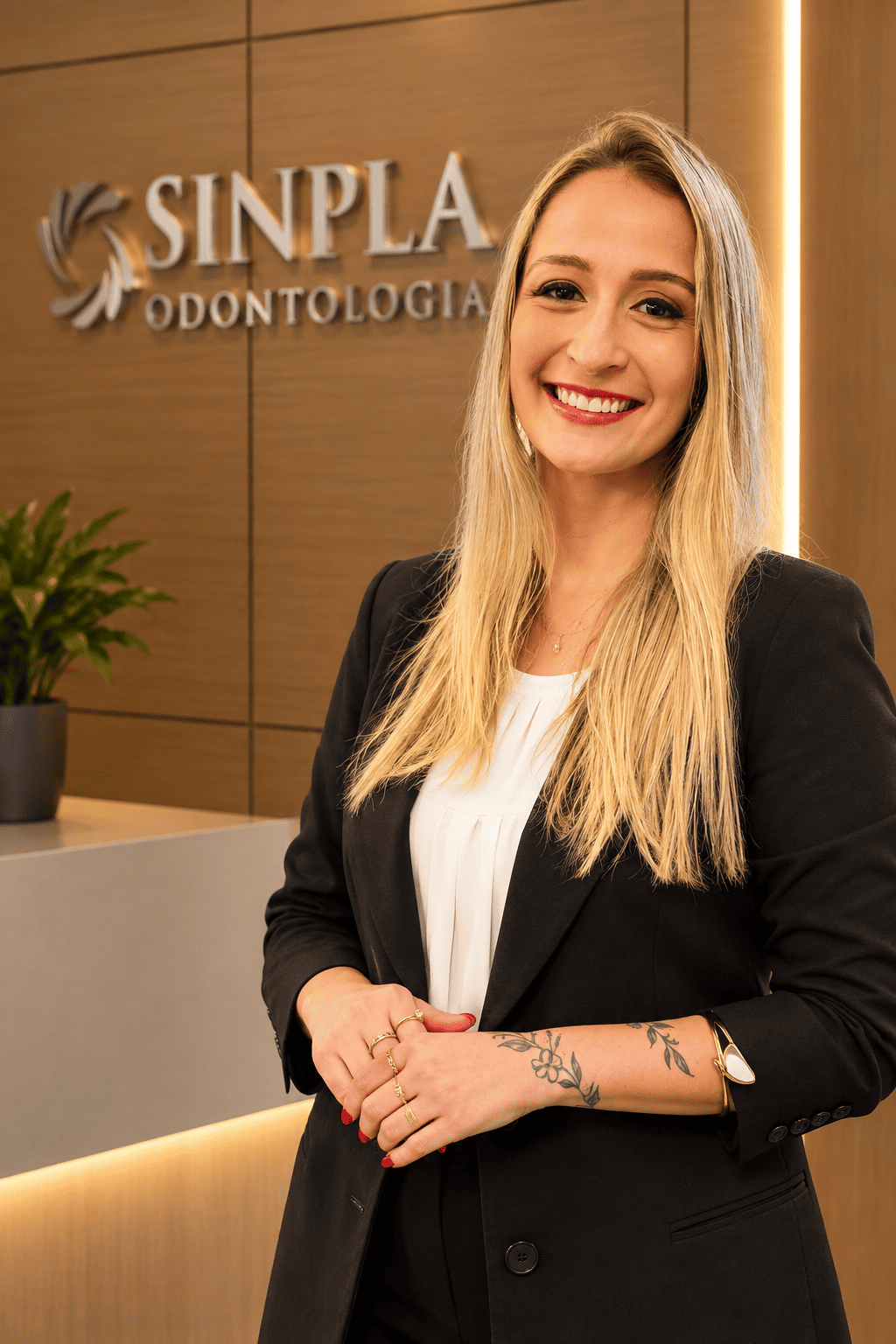 Dra. Gabriela Esteves
